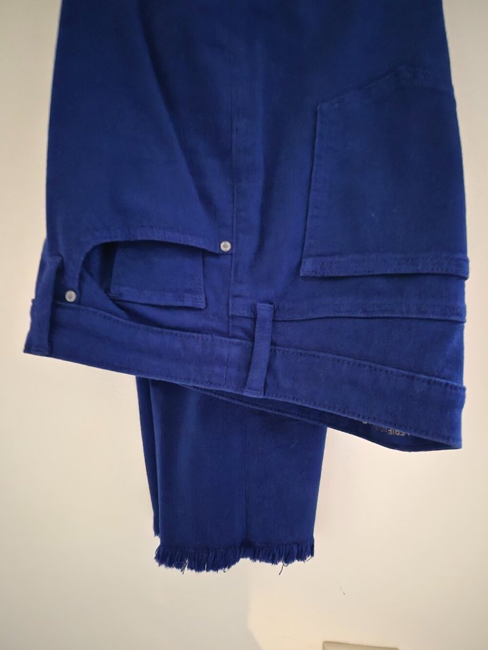 Chico's Navy Blue Crops